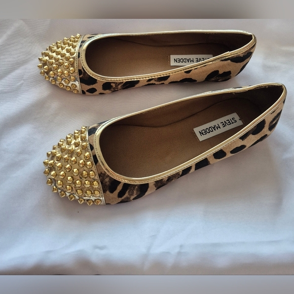 Steve Madden 7 Kimmmie Leopard Gold Spikes Studs Flats Animal Print NWOB - Picture 10 of 10